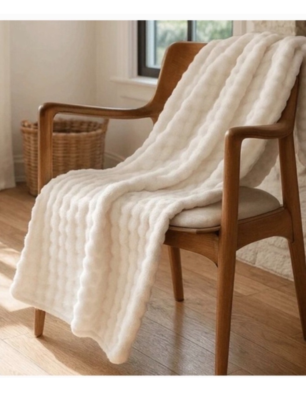 HYTHE Bubble Blanket Ivory 60x50 Soft Throw retail $100 NEW